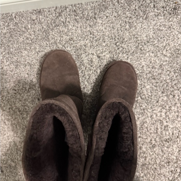 BearPaw Chocolate Suede Boots size 10 - Picture 2 of 3